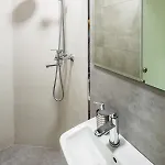 Pid Dubom *